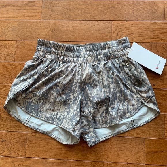 LULULEMON TRACKER SHORT-GRITSTONE WHITE OPAL MULTI - Picture 2 of 10